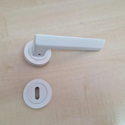 VRATA BM RUČICA OKRUGLA BELA